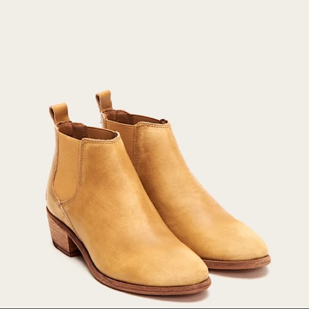 Frye Carson Chelsea Marigold Tan Leather Low Heel Casual Everyday Ankle Boots - Picture 2 of 8